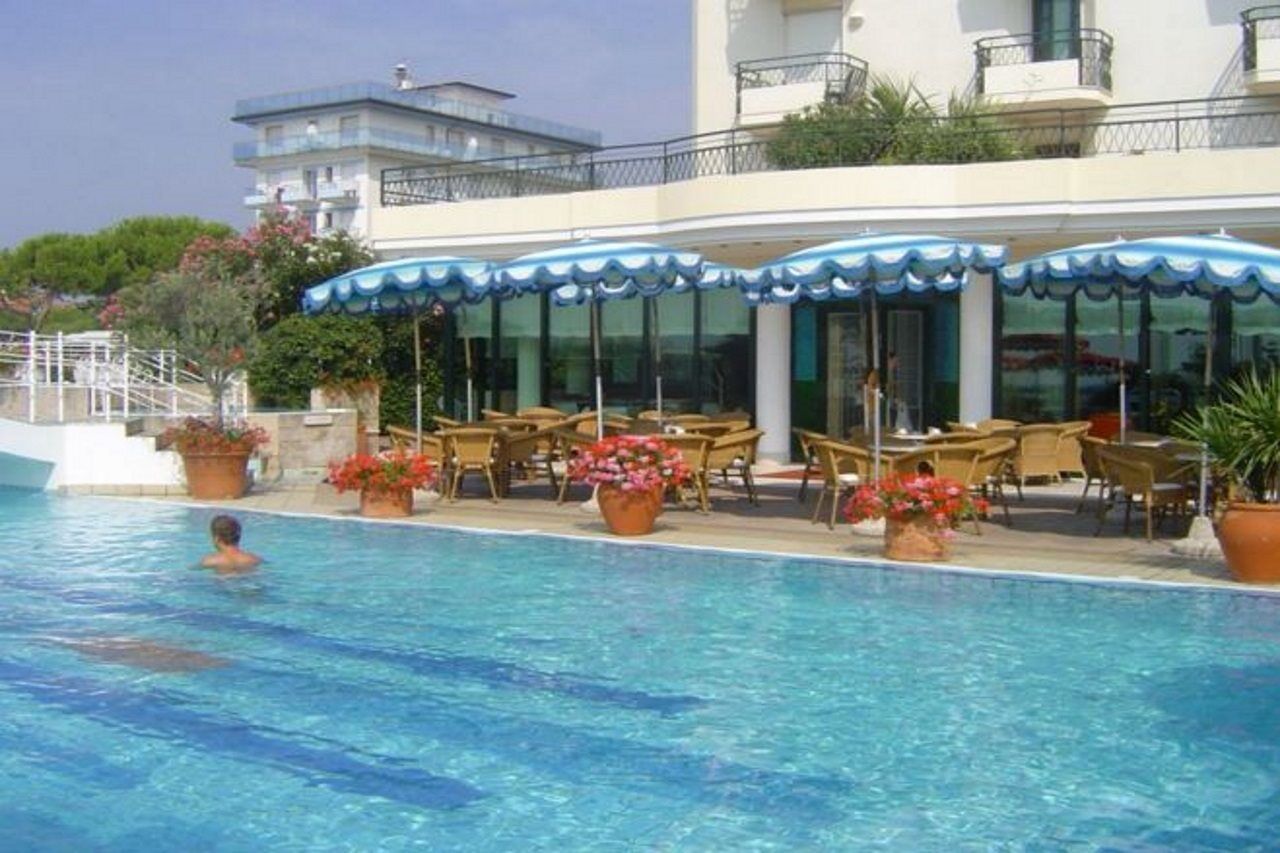 Ruhl Beach Hotel & Suites Lido di Jesolo Exterior photo